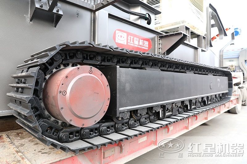 履帶式車用底盤(pán)轉(zhuǎn)場(chǎng)快捷